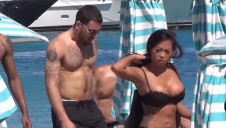 Double στη Μύκονο ο Μάικ Τζέιμς! (vid)
