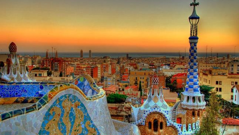 Η Ισπανία δανείζεται για να πληρώσει τους συνταξιούχους