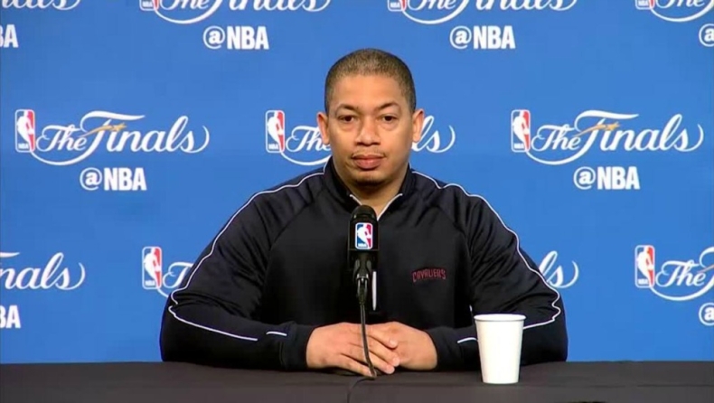 Λου: «Καμία αλλαγή στην πεντάδα, κανονικά ο Σμιθ» (vid)