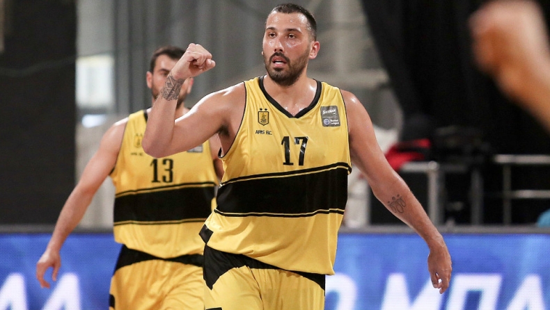 «Έκλεισε» στο Περιστέρι ο Σίμτσακ!