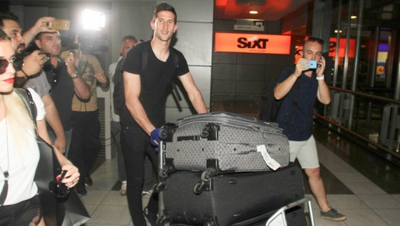 Έφτασε Θεσσαλονίκη ο Ρέι (pic)