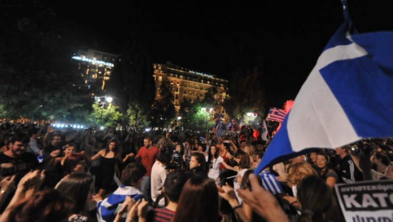 Δημοσκόπηση: Το 56% θεωρεί ότι το δημοψήφισμα του 2015 έβλαψε την Ελλάδα (pics)