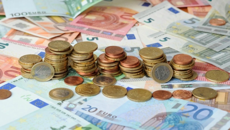 Περιορίστηκαν τα πλαστά χαρτονομίσματα στις χώρες της Ευρωζώνης