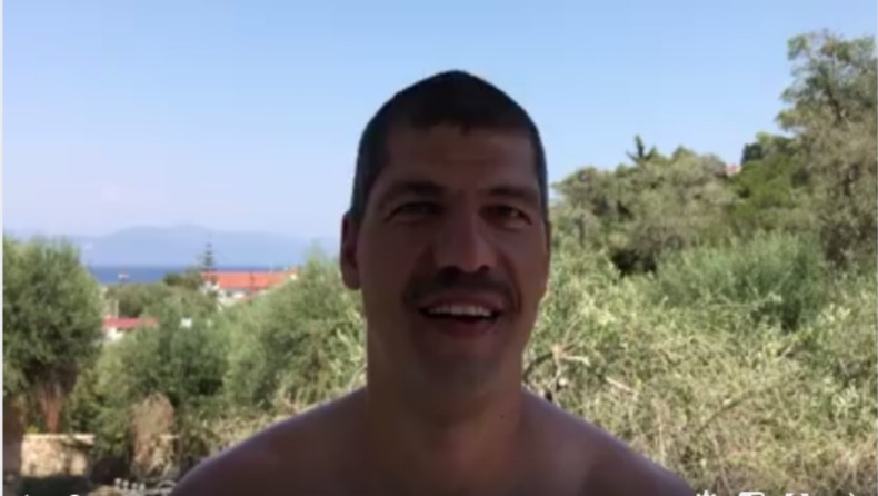 Προκαλεί τον Φώτση να αφήσει μουστάκι ο Λάζαρος Παπαδόπουλος! (vid)