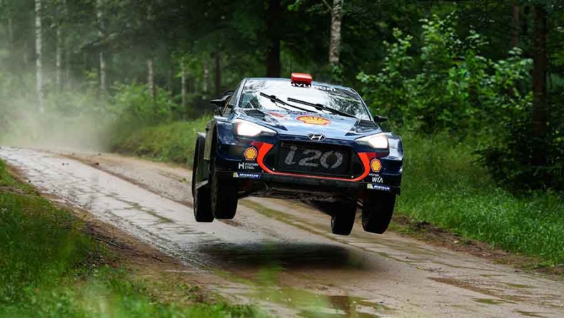 Εναλλαγές Τάνακ και Νεβίλ στην κορυφή