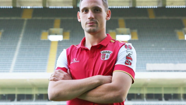 Ταξίδι στο Βελιγράδι για Στογίλκοβιτς