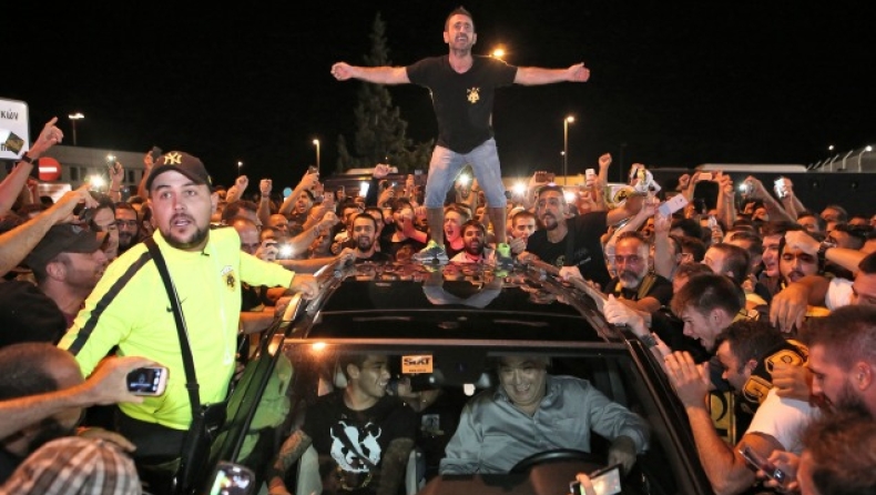 Αμόκ λατρείας για Αραούχο! (pics & vids)