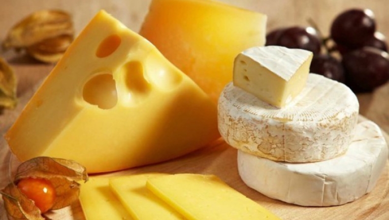 Οι επιστήμονες λένε πως το τυρί είναι τόσο εθιστικό όσο τα ναρκωτικά (vid)