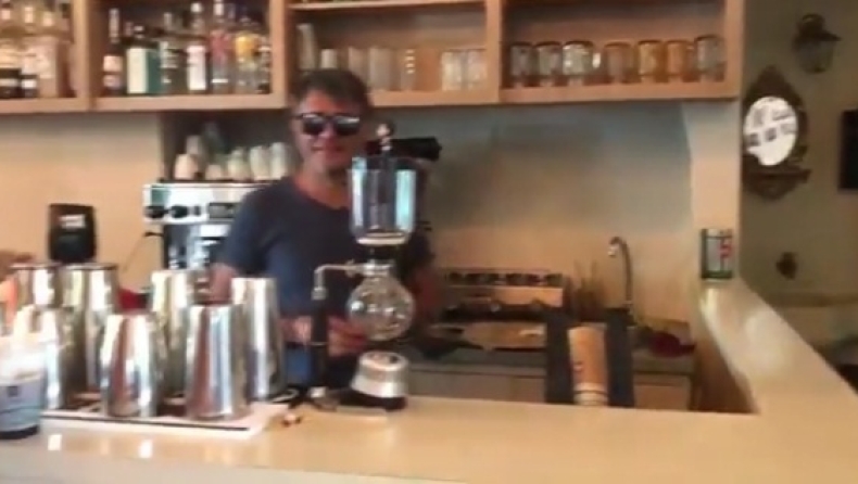 O... barista Λεμονής σερβίρει Παπαδόπουλο-Δαδακαρίδη! (pics & vid)