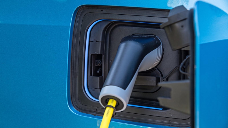 Σε άνοδο 74,8% οι πωλήσεις ηλεκτρικών αυτοκινήτων!