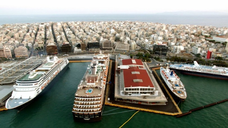 Αυξημένη η κίνηση στα λιμάνια προς τα νησιά