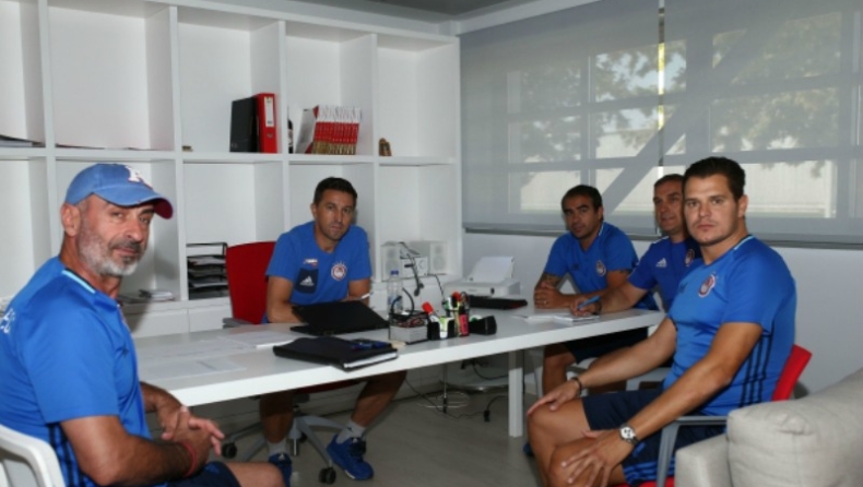 Σύσκεψη του Χάσι με στελέχη της Ακαδημίας