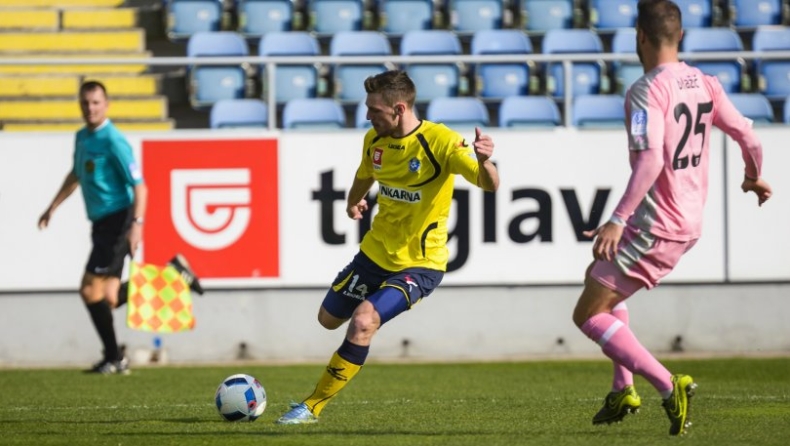 Μόνος του προπονείται Ποντλόγκαρ