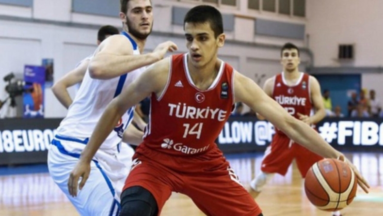 «Έκοψε» άλλους δύο παίκτες ο Σαρίτσα