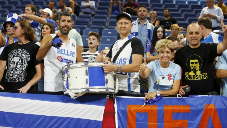 Πελαργοί: «Ελλάς όλε, δε σ' άφησα ποτέ»