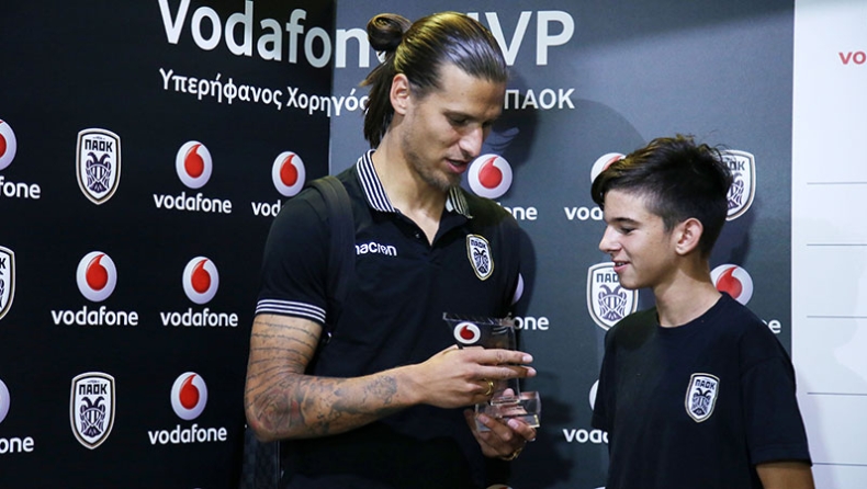 Τα «μπράβο» των «πλάβι» στον Πρίγιοβιτς (pic)