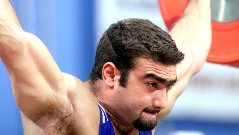 O Oλυμπιονίκης Χρήστος Σπύρου βοηθάει τον μικρό Παναγιώτη (pics)