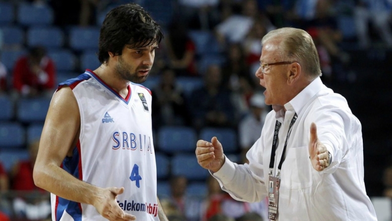 Ο Τεόντοσιτς ευχαρίστησε και υποκλίθηκε στον Ίβκοβιτς! (pic)