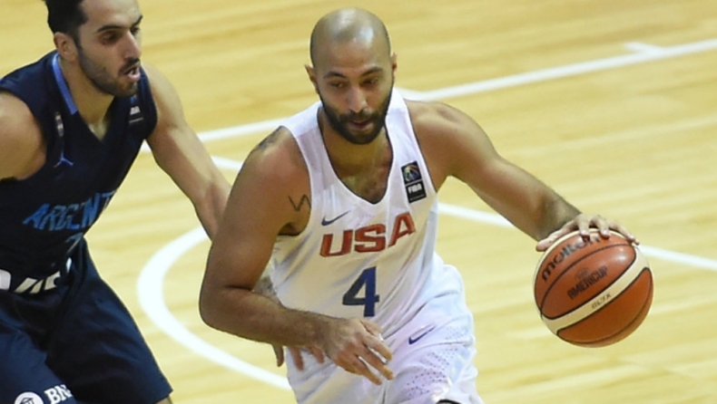 Ένας πρωταθλητής με την Team USA στους Μπακς (pic)