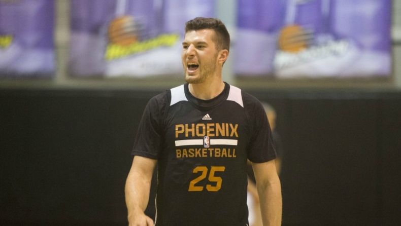 Κανονικά στο Φοίνιξ ο Αλεκ Πίτερς!