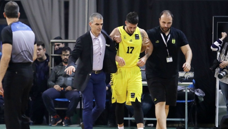 Τραυματισμός στον αστράγαλο και... off o Αθηναίου