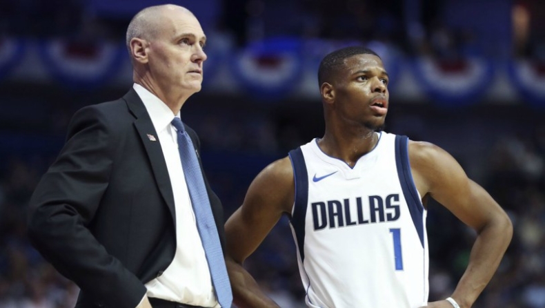 Οff για δύο ματς ο Ντένις Σμιθ