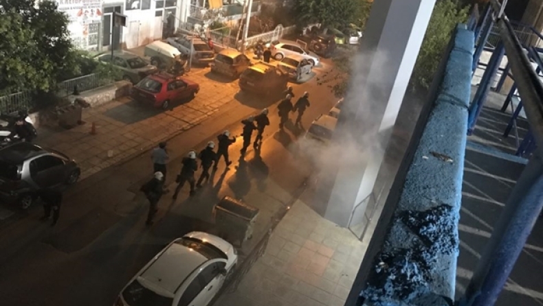 Επεισόδια και δακρυγόνα στη Νέα Σμύρνη! (pic)