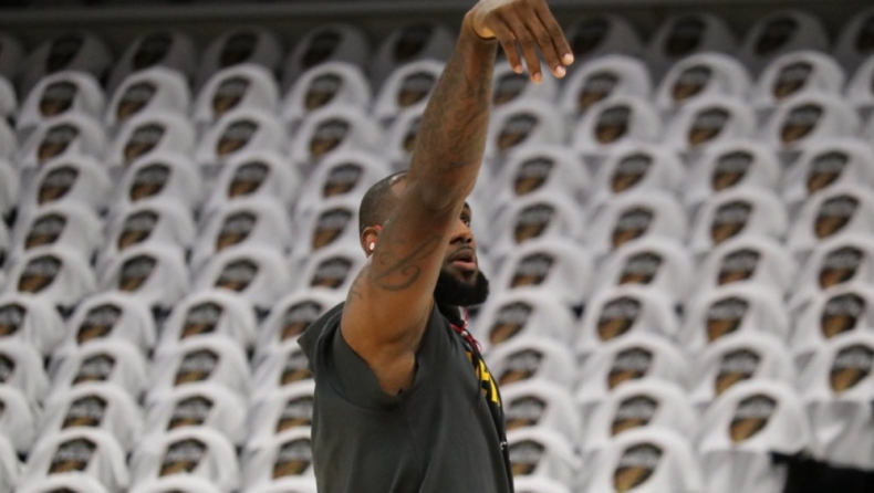 Λεμπρόν Τζέιμς: «Eίμαι μακρυά από την φόρμα που θα ήθελα να έχω»