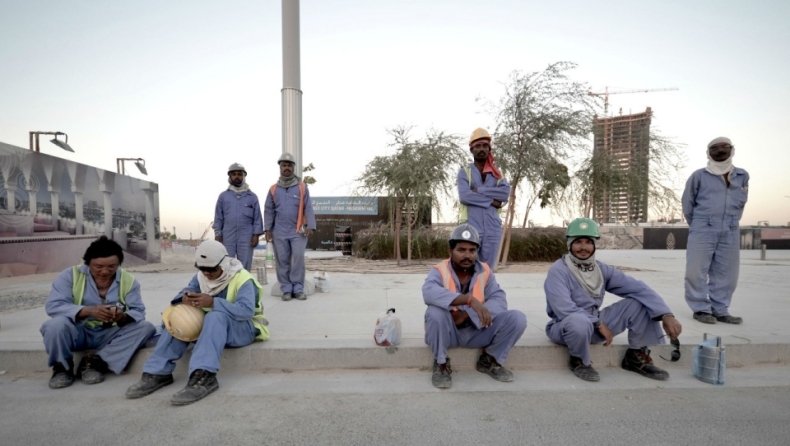 Μουντιάλ 2022: Οι άθλιες συνθήκες διαβίωσης των εργατών στο Κατάρ, μέσα από τα μάτια του «Guardian»