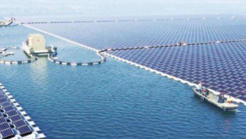 Το μεγαλύτερο πάρκο ηλιακής ενέργειας στον κόσμο... επιπλέει στο νερό (pics)