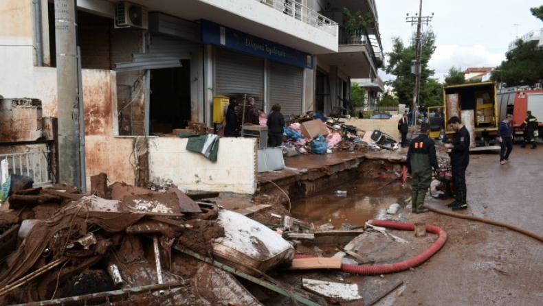 Σχεδόν 1000 σπίτια χωρίς ρεύμα και νερό στη Μάνδρα