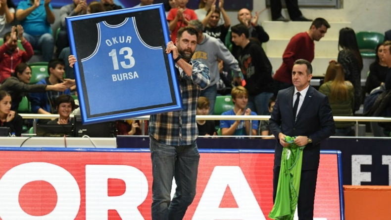 Η Τόφας τίμησε τον Οκούρ (pic)