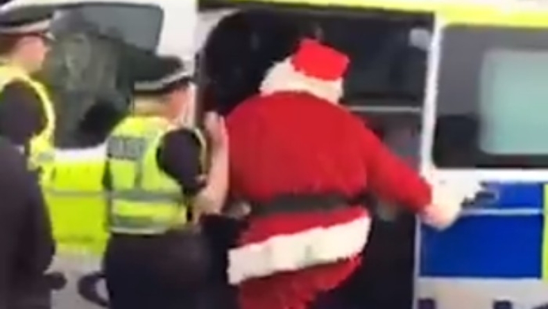 Παιδιά... κοιμηθείτε δεν θα στείλει δώρα ο Άγιος Βασίλης (vid)