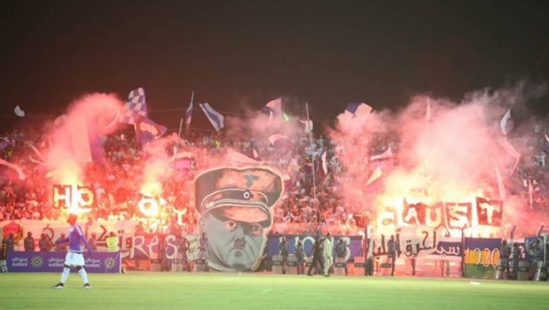 Πανό με τον Αδόλφο Χίτλερ στο ντέρμπι του Σουδάν! (vid)