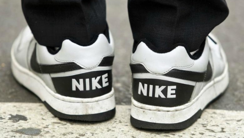 H Nike χάνει από την Adidas (pics)