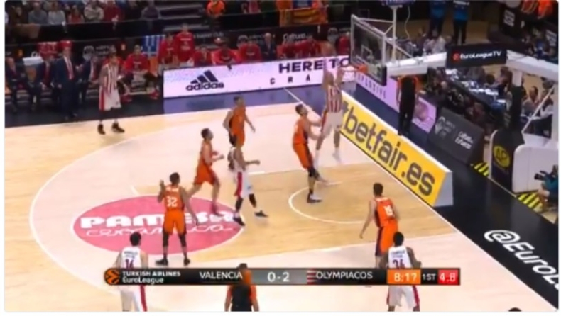 Ρόμπερτς υψώνει, Μιλουτίνοφ καρφώνει! (vid)