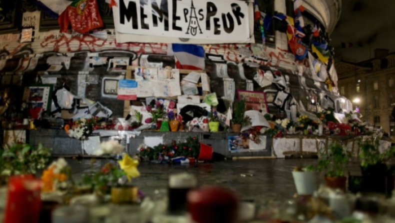 Ο εφιάλτης της τρομοκρατίας «στοιχειώνει» ακόμα το Παρίσι (pics)