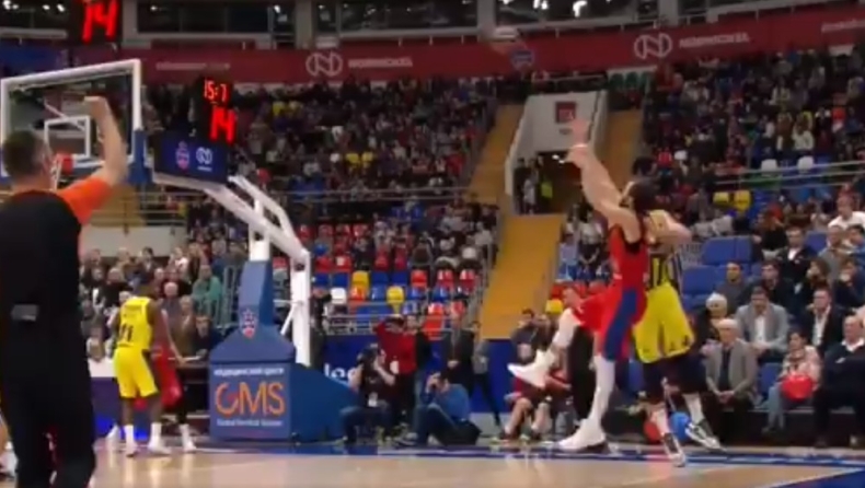 Το... απίθανο τρίποντο και φάουλ του Ροντρίγκεθ (vid)