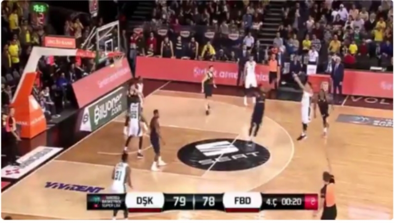 To τρίποντο του Ουίλμπεκιν που «καθάρισε» την Φενέρ! (vid)