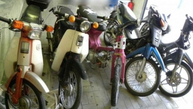 Δύο νεαροί είχαν κλέψει 13 δίκυκλα