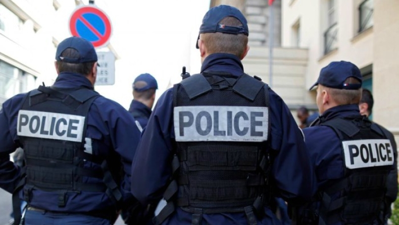 Γαλλία: Σε επιφυλακή 100.000 άνθρωποι ασφαλείας τα Χριστούγεννα!