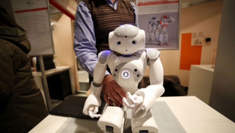 Ρομπότ ανέλαβε καθήκοντα DJ σε κλαμπ της Πράγας