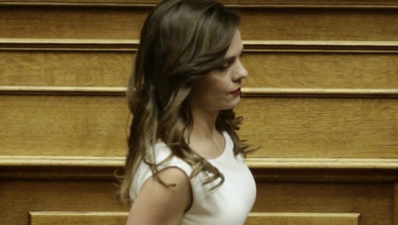 Το λευκό φόρεμα της Αχτσιόγλου έκλεψε τις εντυπώσεις (pics)