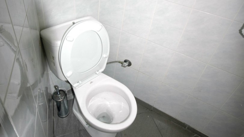Μηνύματα στις τουαλέτες, μέρος 3ο: Προσοχή στον Σπύρο (pics)
