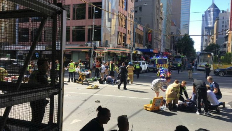 Η στιγμή της επίθεσης σε πεζούς στην Μελβούρνη (pics & vid)