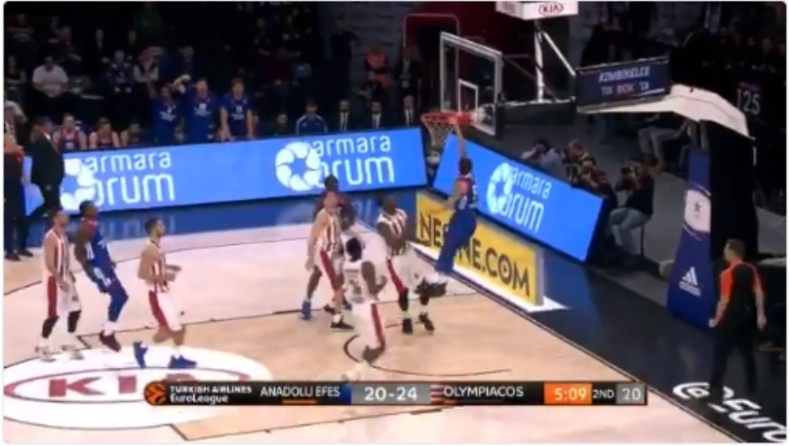 Λίντο πασάρει, Άνταμς «ίπταται»! (vid)