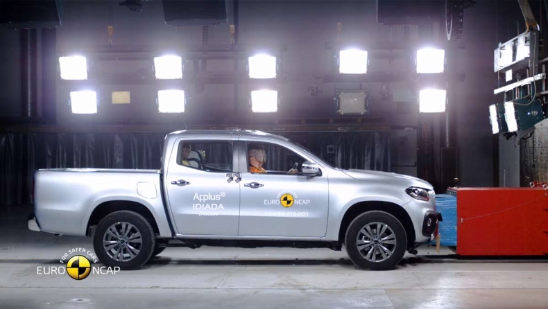 Κορυφαία ασφάλεια στη Mercedes X-Class (vid)