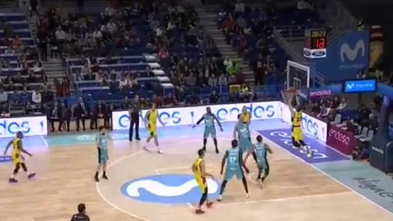 O Αλμπισί «ύψωσε», ο Ουόκερ... κάρφωσε! (vid)