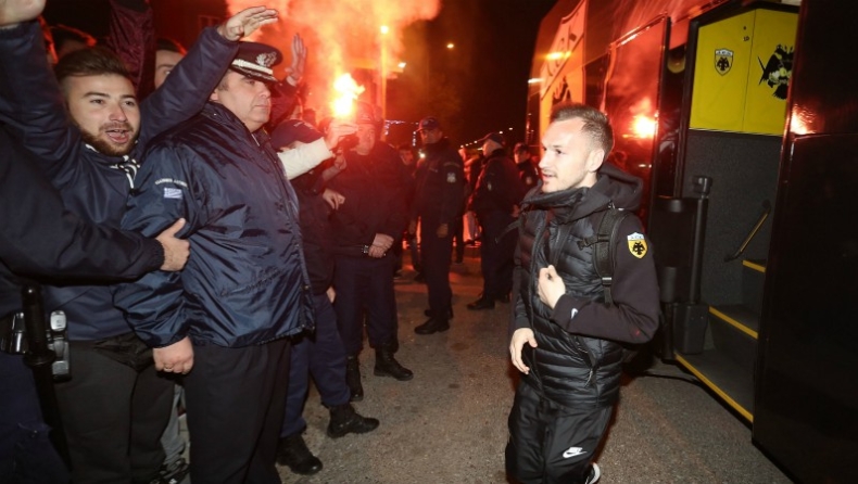Υποδοχή... νταμπλούχων στη Λάρισα!
