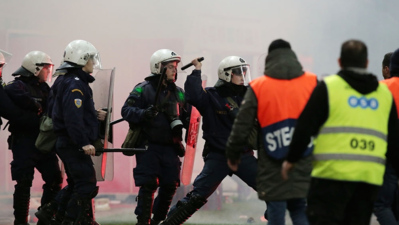 Εισβολή οπαδών και σοβαρά επεισόδια στο Γ. Καραϊσκάκης (pics & vid)